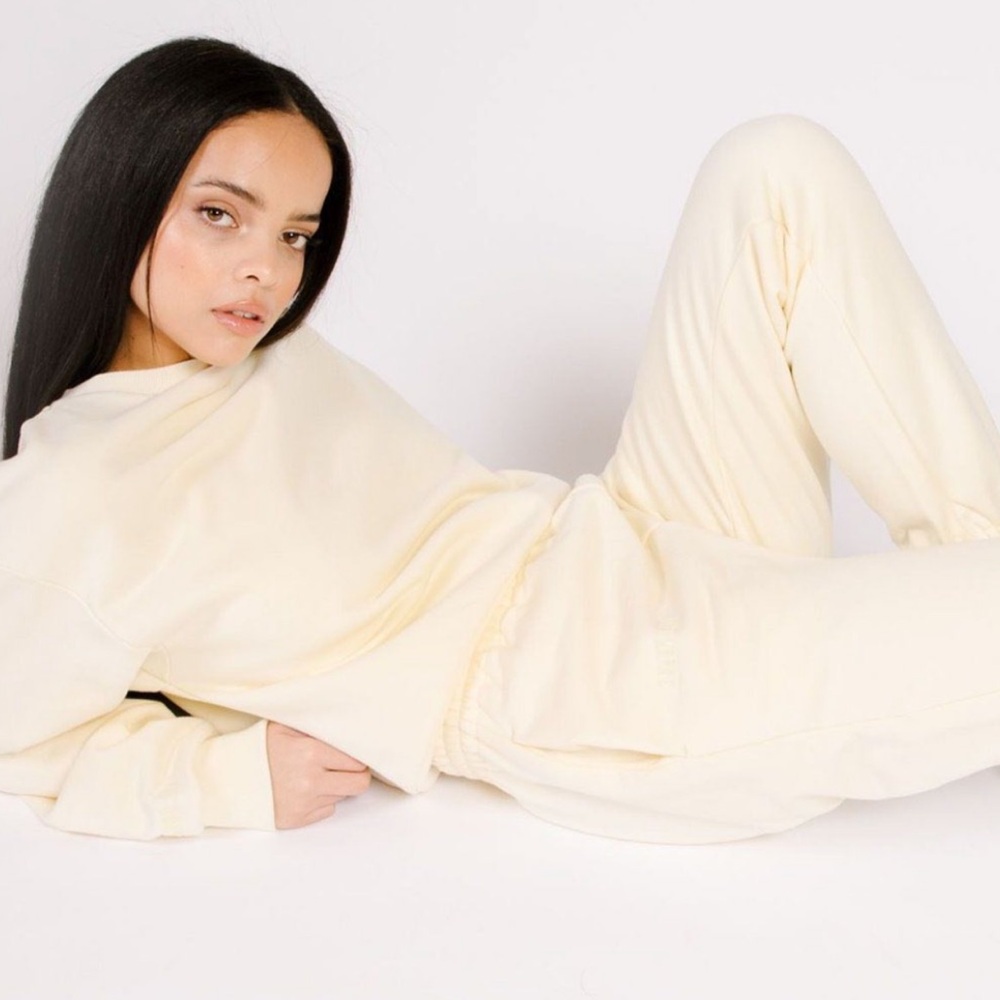 BUTTER FLEECE CREWNECK AND JOGGER (BANANA)